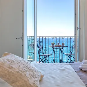 Terrazza & Romantica Sospese Sul Mare Del Borgo Antico --- Terrace & Romantic Over The Sea Of The Ancient Village Apartment